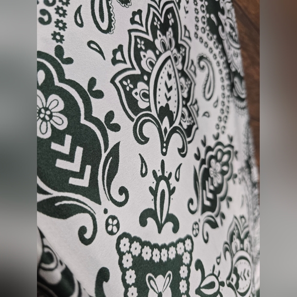 Ann Taylor Paisley Satin Wide Leg Pants in Green and White Medium - Picture 6 of 6